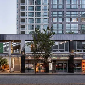 Hotel Carmana & Vancouver